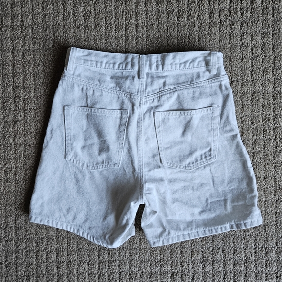 White high waisted shorts - Picture 2 of 5
